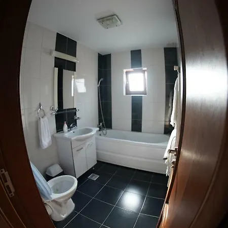 Trandafir 3* Köstence