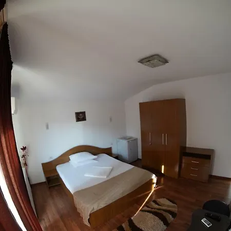 Trandafir Pensionat Constanţa