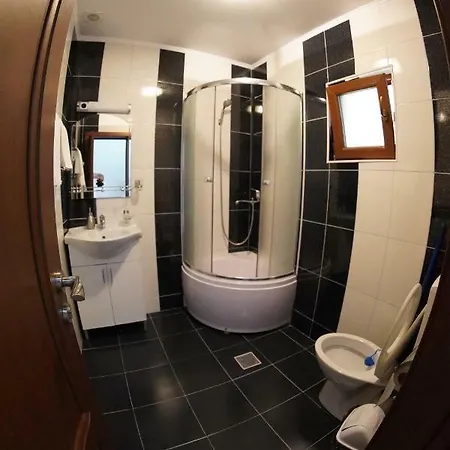 Trandafir 3* Köstence