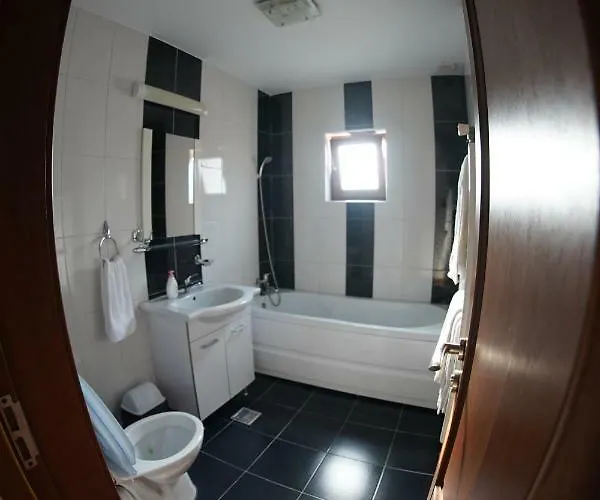 Trandafir 3* Constanţa