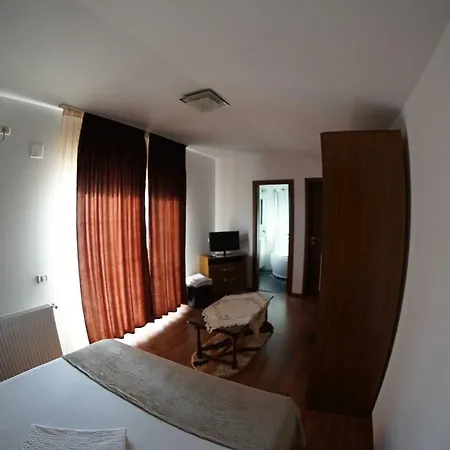 Trandafir Guest house 3*