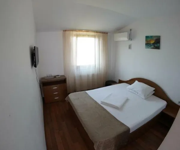 Pensiune Trandafir 3*